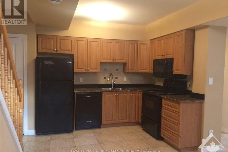 28477891/32-argue-drive/borden-farmstewart-farmcarleton-heightsparkwood-hills/ottawa/ontario/K2E6S1_28