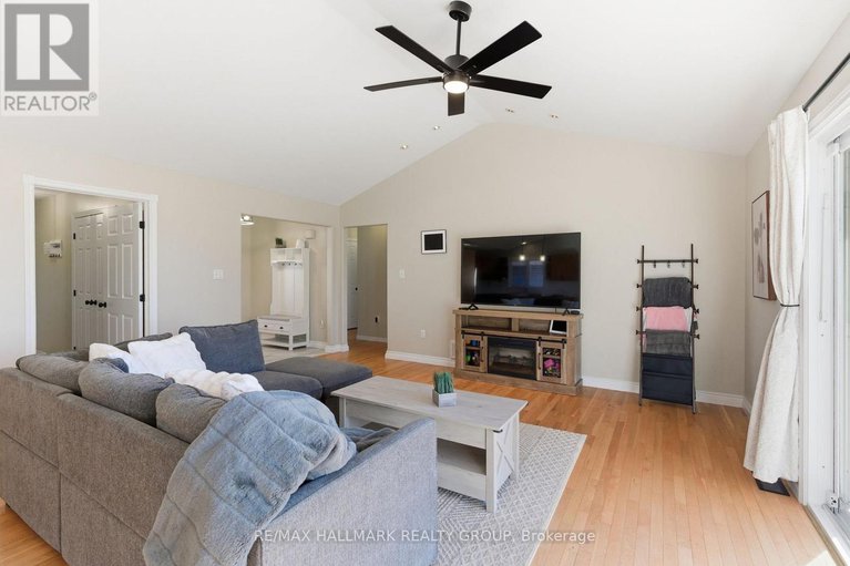 29042436/54-christie-lane/winchester/north-dundas/ontario/K0C2K0_7