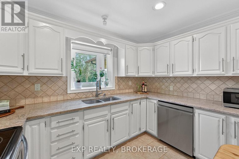 28599608/1500-blakeys-point-road/augusta-twp/augusta/ontario/K0E1T0_17