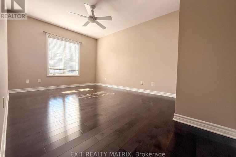 29598093/305-300-solstice-crescent/embrun/russell/ontario/K0A1W0_16