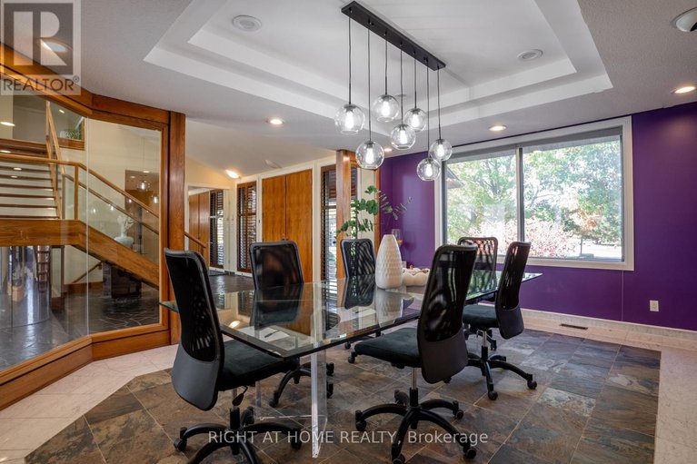 29001389/5-burnt-tree-court/cedar-hillorchard-estates/ottawa/ontario/K2R1B8_6