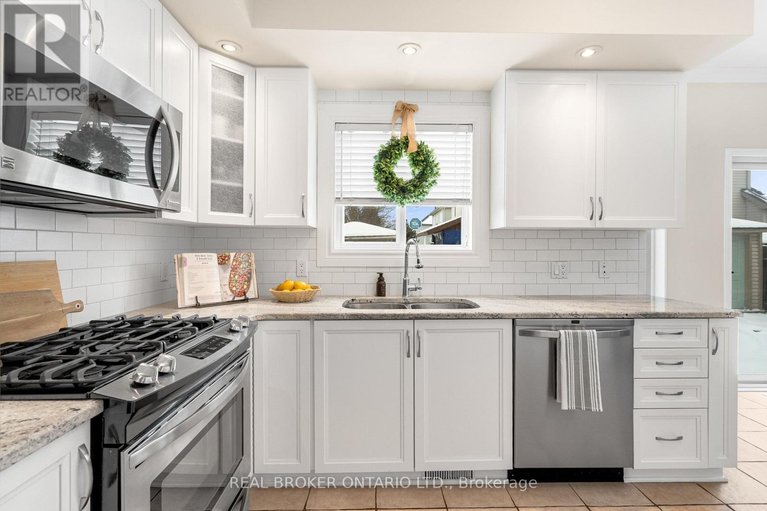 29518194/41-golders-green-lane/longfields/ottawa/ontario/K2J5G2_14