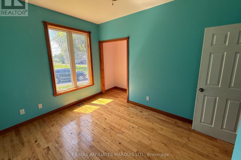 28562829/19249-county-2-road/south-glengarry-charlottenburgh-twp/south-glengarry/ontario/K0C2E0_18