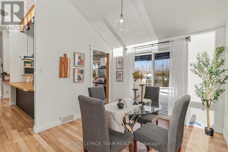 29627657/237-queen-west-street/chesterville/north-dundas/ontario/K0C1H0_11