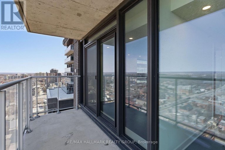 29589387/2406-180-george-street/lower-townbyward-market/ottawa/ontario/K1N0G8_23