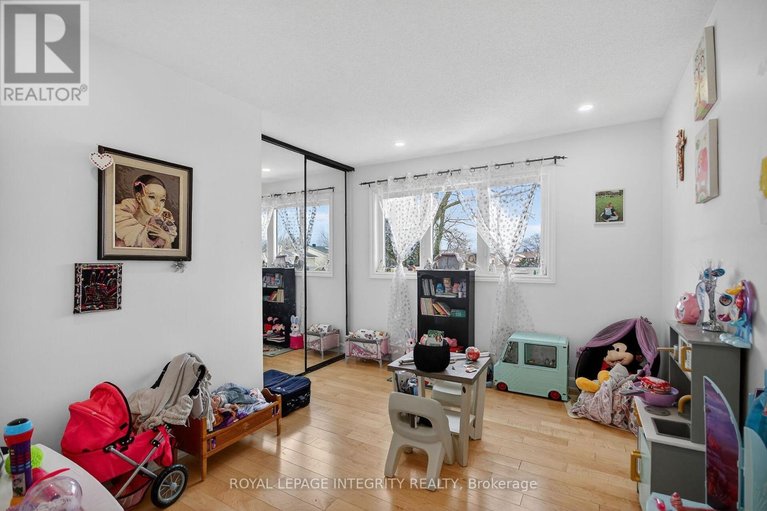 29484455/2092-legrand-crescent/queenswood-heights-south/ottawa/ontario/K1E3T6_32