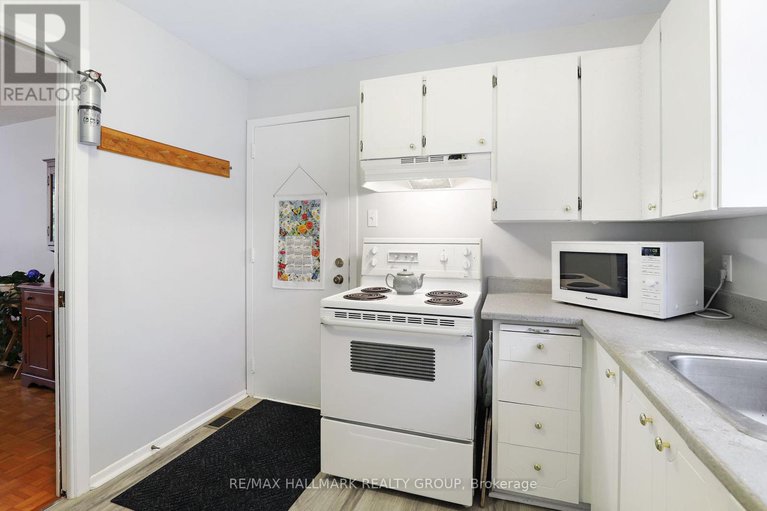 28588248/1307-fairway-drive/manotick-east-to-manotick-station/ottawa/ontario/K4M1B3_13