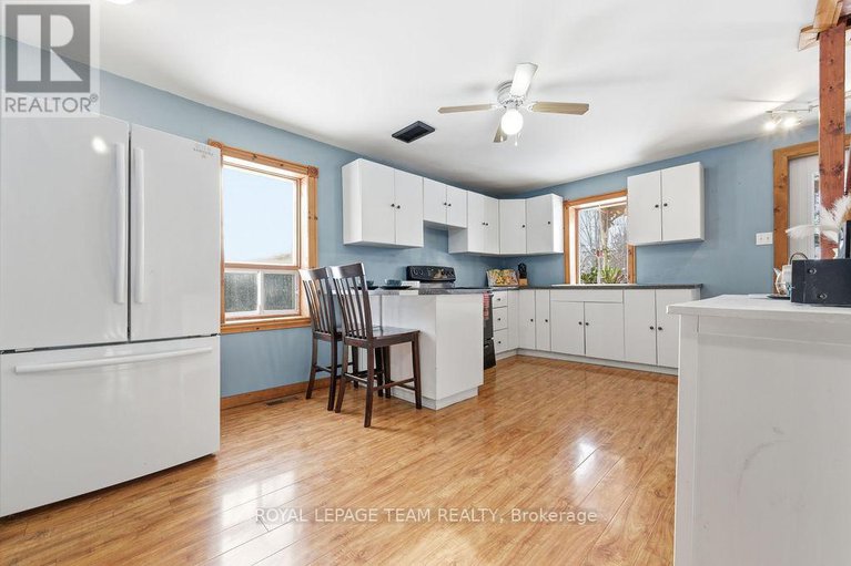 29184195/160-burnstown-road/mcnabbraeside-twps/mcnabbraeside/ontario/K0A3L0_16