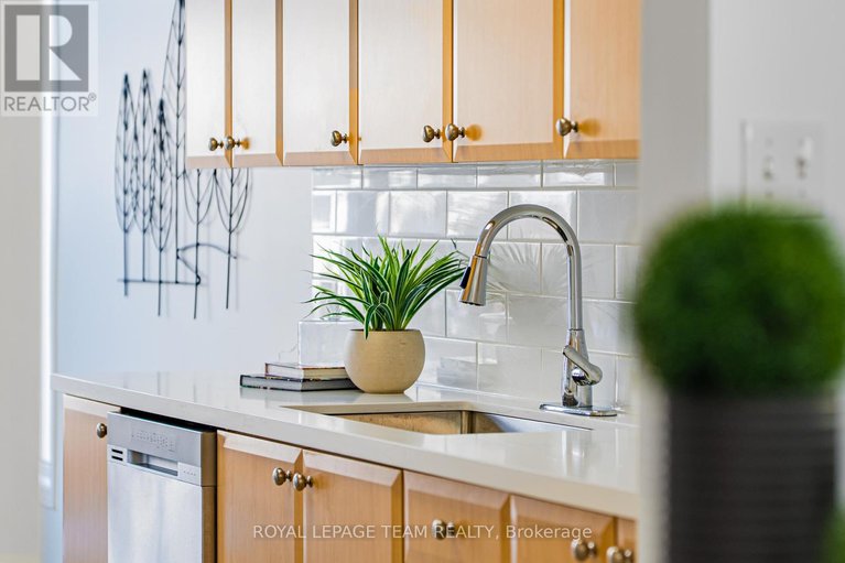 29363921/313-bryarton-street/chapel-hill/ottawa/ontario/K1C7R5_15