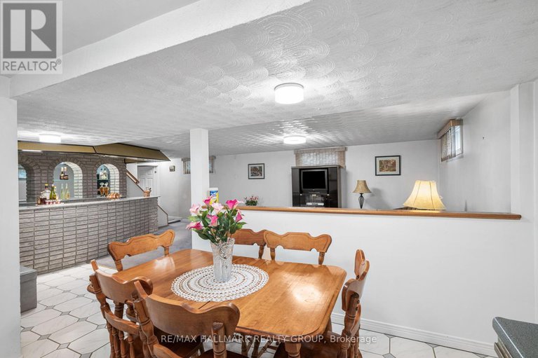 28477413/141-dahlia-avenue/applewood-acres/ottawa/ontario/K1H6G1_25