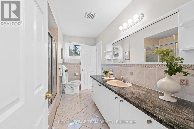 28926247/1525-valmarie-avenue/carleton-heights/ottawa/ontario/K2C1V7_21