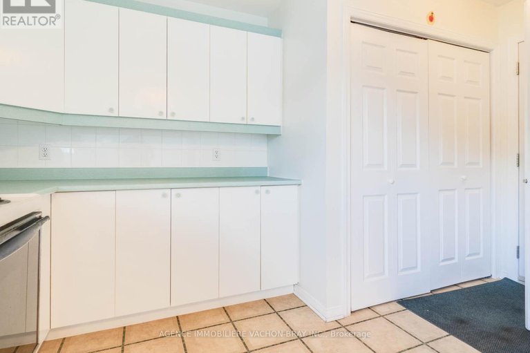 28708215/53-sandfield-avenue-n/alexandria/north-glengarry/ontario/K0C1A0_4