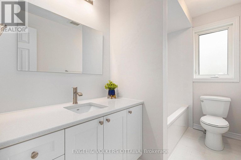 28939976/123-tripp-crescent/pheasant-run/ottawa/ontario/K2J1M5_13