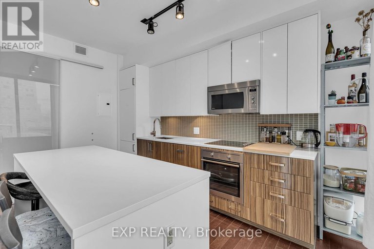 28563522/812-300-lisgar-street/ottawa-centre/ottawa/ontario/K2P0E2_12