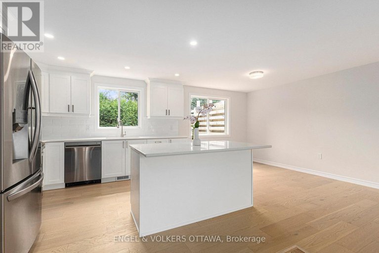 28556816/123-tripp-crescent/pheasant-run/ottawa/ontario/K2J1M5_7