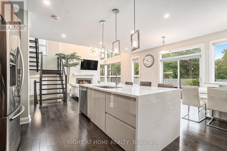 28794756/17-rideau-heights-drive/rideau-heightsrideau-river/ottawa/ontario/K2E7A7_15