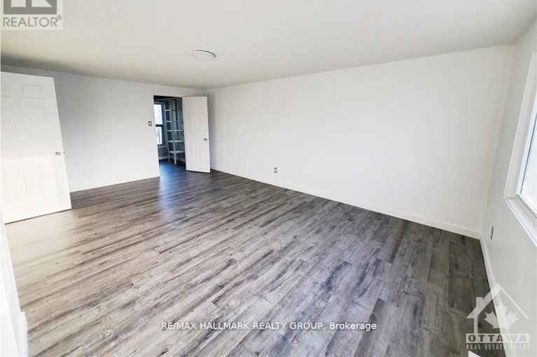 28536755/12-tybalt-crescent/westcliffe-estates/ottawa/ontario/K2H8J5_19