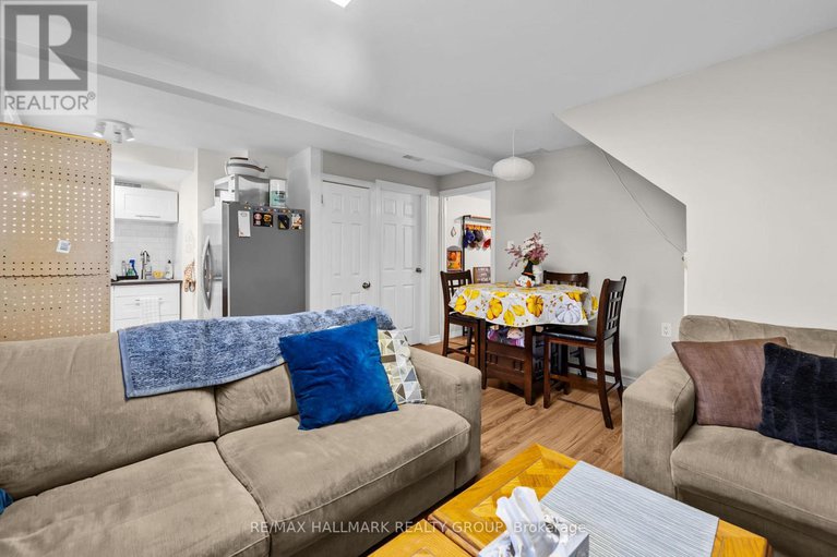 29004892/82-glamorgan-drive/glencairnhazeldean/ottawa/ontario/K2L1R4_20