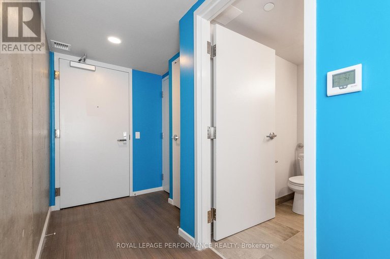 29665093/1118-105-champagne-avenue-s/west-centre-town/ottawa/ontario/K1S5E5_6