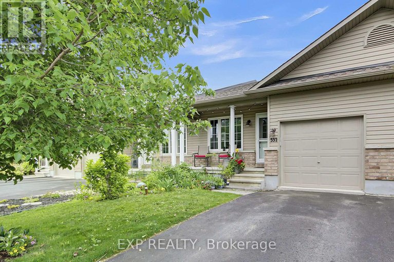 28533417/332-finner-court/almonte/mississippi-mills/ontario/K0A1A0_1