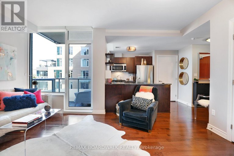 29330051/407-575-byron-avenue/mckellarhighland/ottawa/ontario/K2A1R7_13