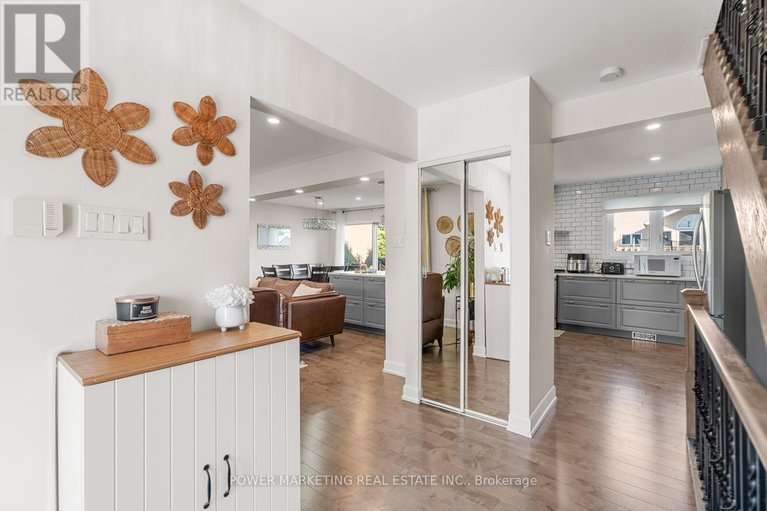 28389026/2714-hickson-crescent/redwood-park/ottawa/ontario/K2H6Y6_7