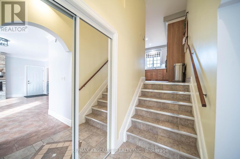 28781773/735-st-thomas-road/russell-twp/russell/ontario/K0A1W0_9