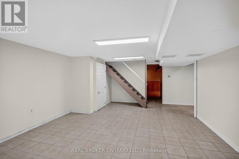 29078632/89-country-lane-w/glencairnhazeldean/ottawa/ontario/K2L1J4_24