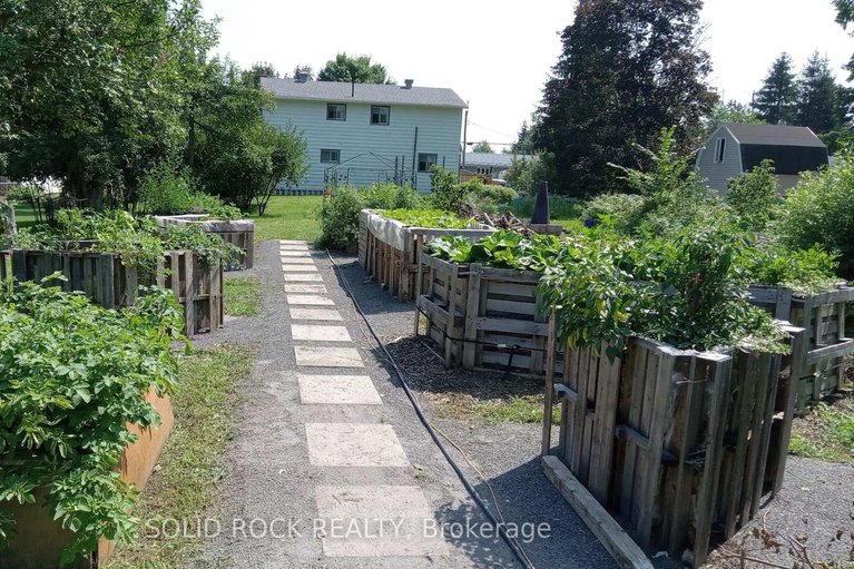 28730469/7893-lawrence-street/vernon/ottawa/ontario/K0A3J0_36