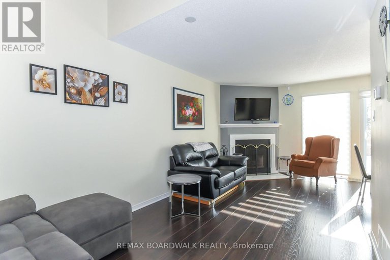 29379772/67-406-valade-crescent/fallingbrookpineridge/ottawa/ontario/K4A2W2_12