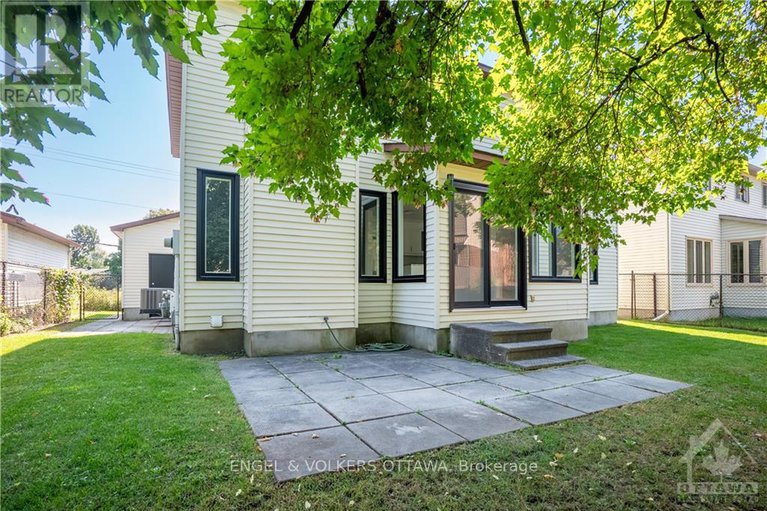 28611833/2177-lenester-avenue/mckellar-heightsglabar-park/ottawa/ontario/K2A4A9_27