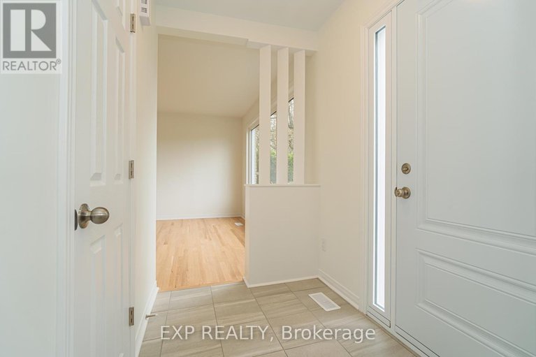 28518975/120-knoxdale-road/manordale/ottawa/ontario/K2G1A7_2