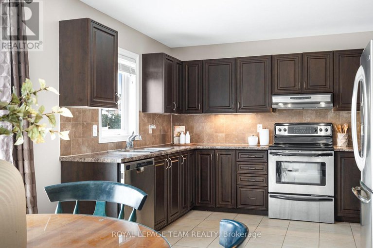 29371441/228-branthaven-street/avalon-east/ottawa/ontario/K4A0H6_17