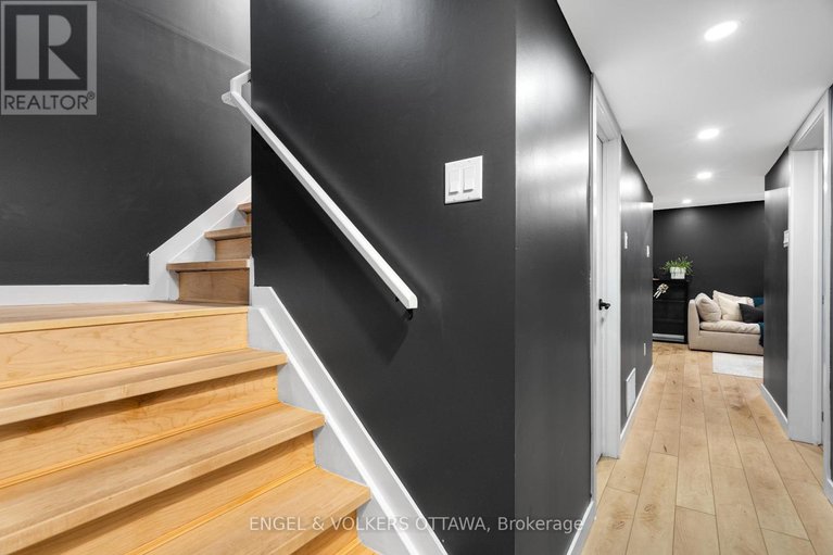 29548998/293-silbrass-private/stonebridge/ottawa/ontario/K2J5M6_29