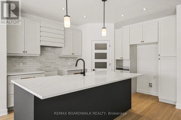 29312139/444-aurora-street/russell-twp/russell/ontario/K4R0L3_6