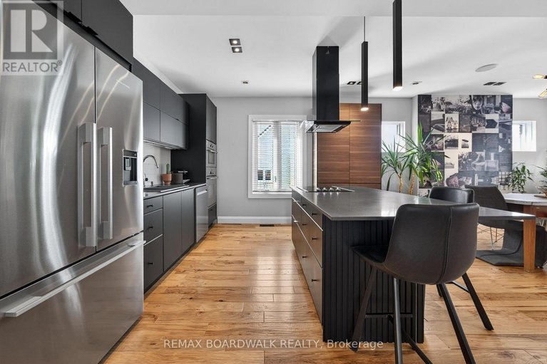 29640571/154-queen-mary-street/overbrookcastle-heights/ottawa/ontario/K1K1X5_12