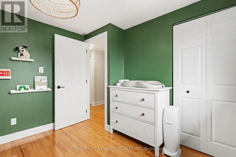 29578736/771-vinette-crescent/chatelaine-village/ottawa/ontario/K1E1X1_19