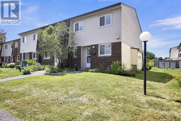 28816940/f-23-sonnet-crescent/westcliffe-estates/ottawa/ontario/K2H8W8_2
