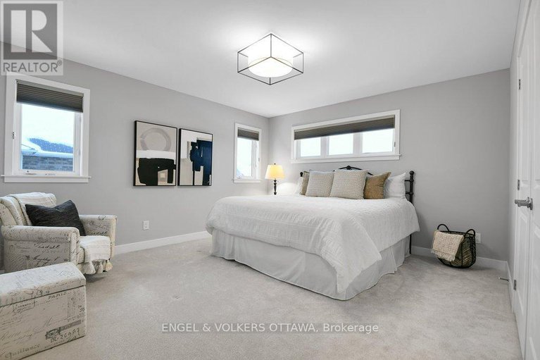 29357052/134-winterhaven-drive/mer-bleuebradley-estatesanderson-park/ottawa/ontario/K1W0H4_27