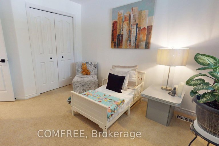 28589610/2112-bergamot-circle/springridgeeast-village/ottawa/ontario/K4A4R4_17