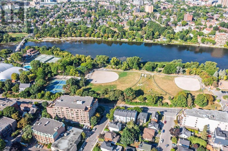 28956963/17-columbus-avenue/overbrook/ottawa/ontario/K1K1R2_45