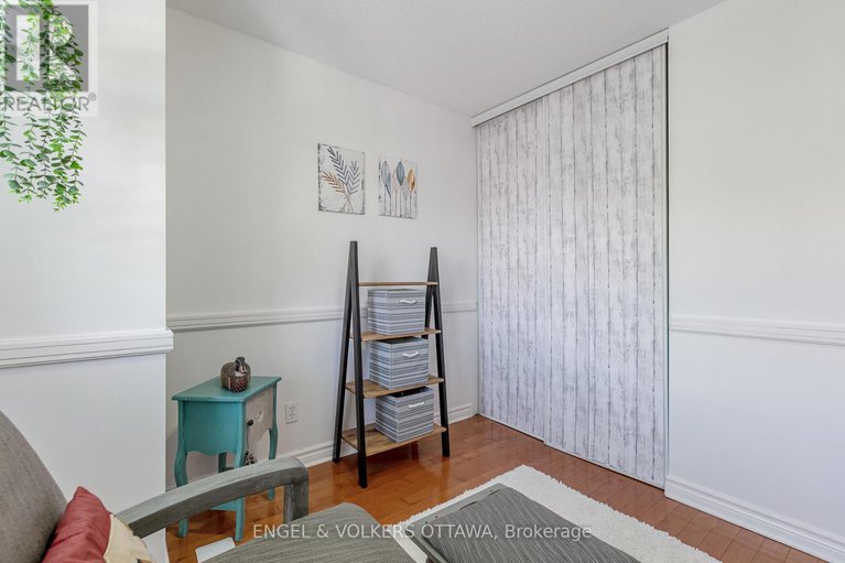 28489478/6149-westwater-crescent/orleans-village/ottawa/ontario/K1W1E1_31