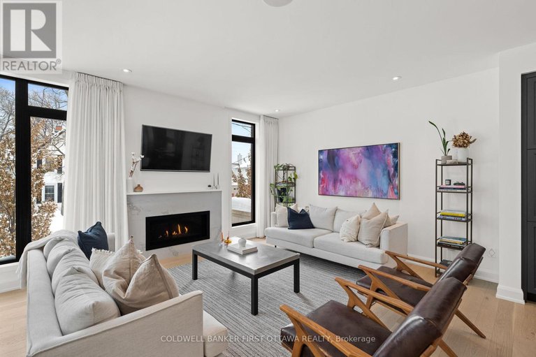 29377970/524-edison-avenue/mckellarhighland/ottawa/ontario/K2A1V1_16