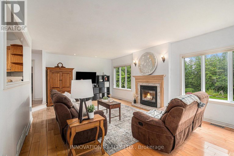 28585219/7-emily-lauren-crescent/kemptville/north-grenville/ontario/K0G1J0_2