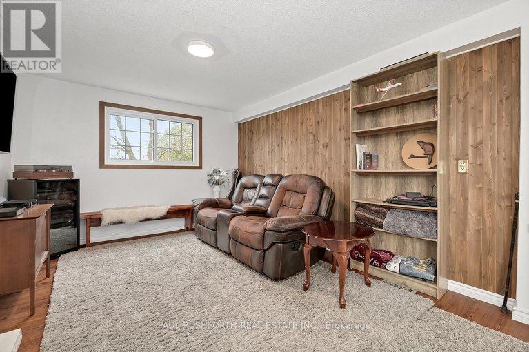 29686450/250-poole-street/mcnabbraeside-twps/mcnabbraeside/ontario/K7S1J2_17