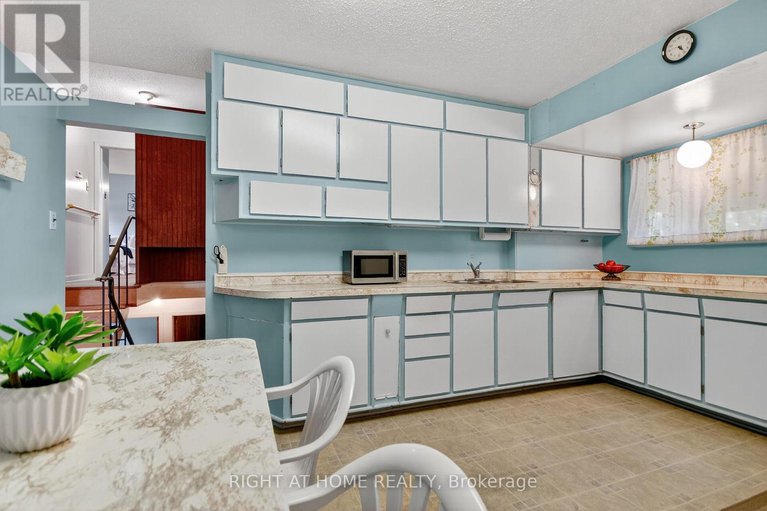 28954336/6-higwood-drive/borden-farmstewart-farmcarleton-heightsparkwood-hills/ottawa/ontario/K2E5K7_13