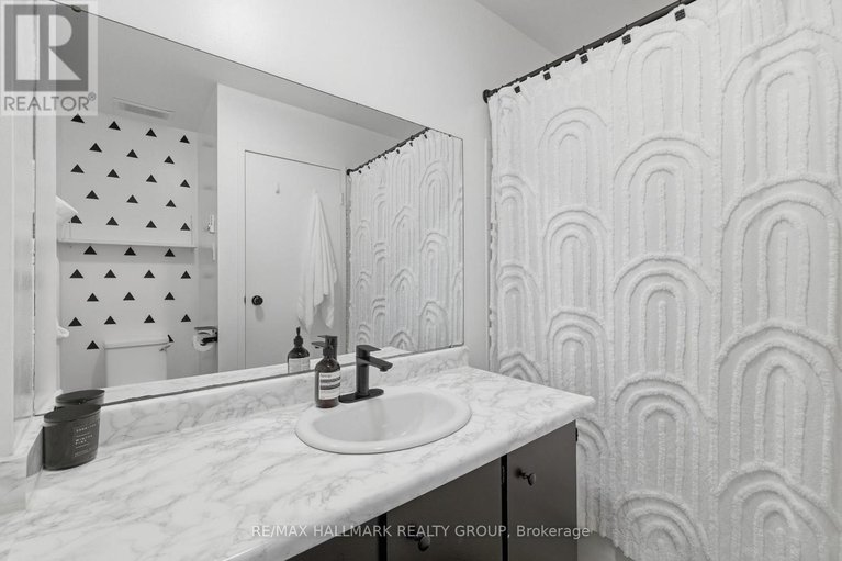 29329548/129-3445-uplands-drive/hunt-club/ottawa/ontario/K1V9N5_24