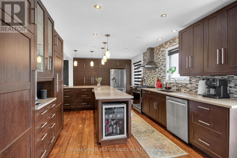 29573555/107-dunlop-crescent/village-of-russell/russell/ontario/K4R1B3_14