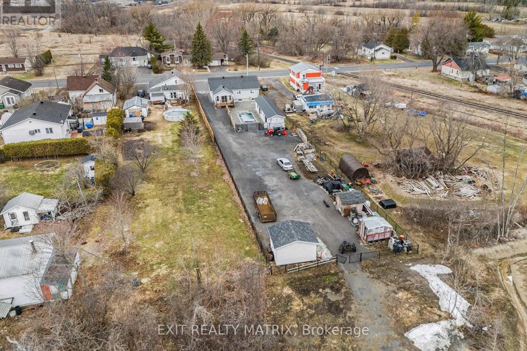 29241507/213-longueuil-street/lorignal/champlain/ontario/K0B1K0_33