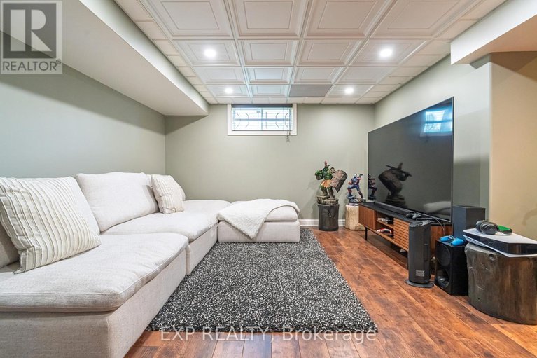 28485158/1466-rhea-place/cedardale/ottawa/ontario/K1V1H1_33